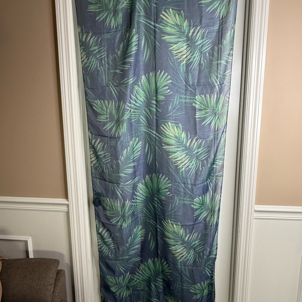 Women’s Pokoloko Green Leaf Print Scarf - Picture 4 of 8